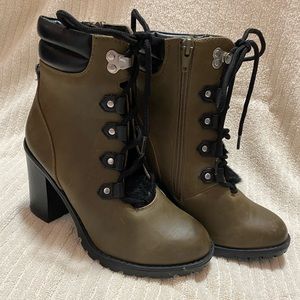 LACE UP BOOTS- ARMY GREEN- 5.5